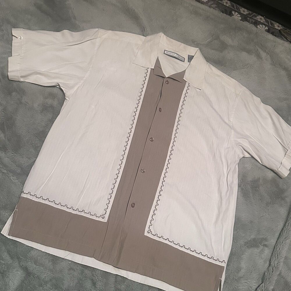Monte Carlo Men’s Large Two-Tone Cabana Guayabera Shirt Embroidered Trim Tan